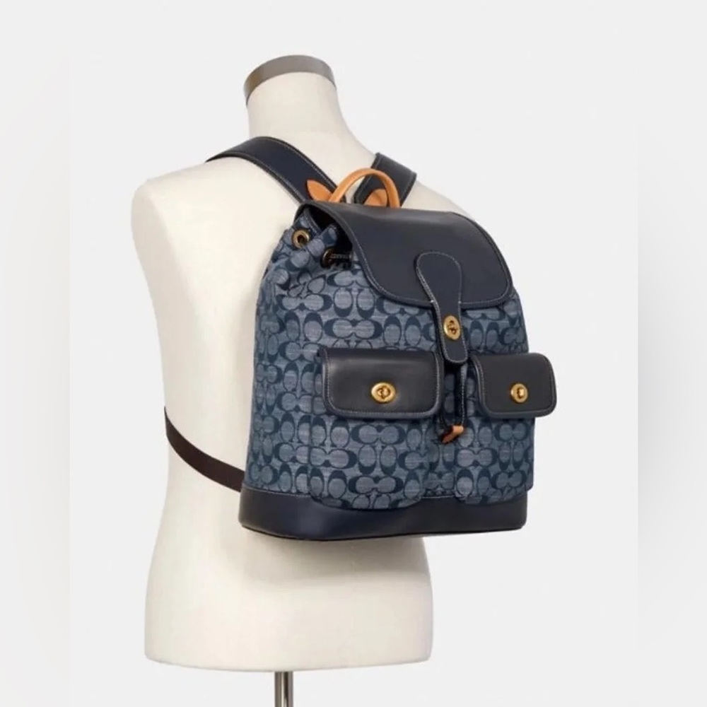 Backpack Coach - Picture 9 of 11